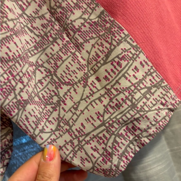 Grey and Pink Size Medium Lululemon Men's Pace Breaker Linerless Running Shorts - Picture 4 of 6